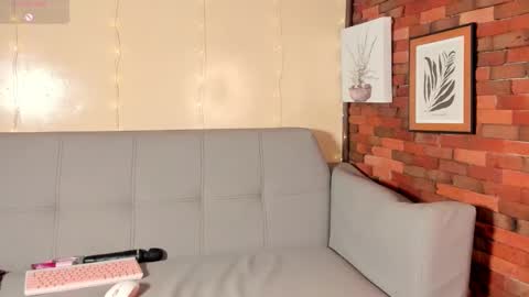 Snapshot of emmaconneer chatting on 12.16.24 Emma online show from 12.16.24