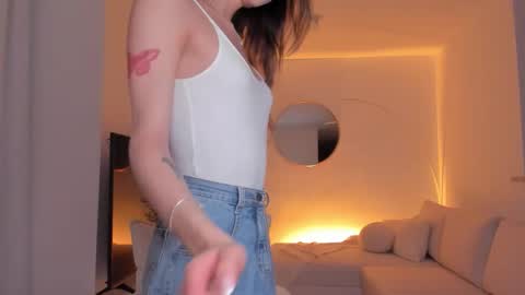 Emma voger online show from 10.28.25