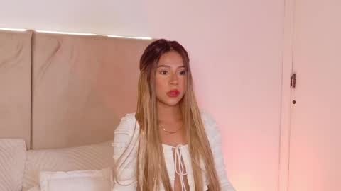 E M M A  online show from 03.27.26