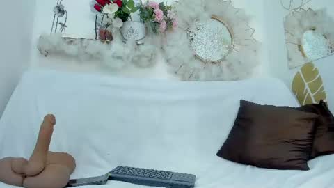 Emma Duque online show from 07.04.26