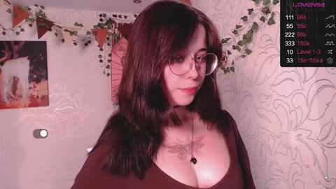 Snapshot of emmae__ chatting on 11.16.25 Emma online show from 11.16.25