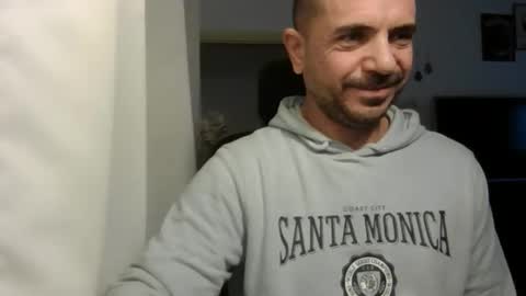 Ariel online show from 12.20.25