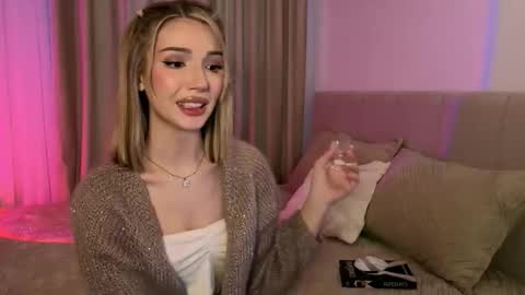 Emma online show from 11.21.25