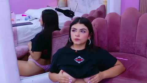 Emma Lee online show from 04.14.26