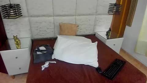 Snapshot of emmalodgge chatting on 03.04.26 emmaLogge online show from 03.04.26