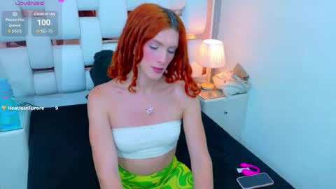 Snapshot of emmalodgge chatting on 07.03.26 emmaLogge online show from 07.03.26