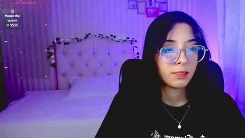 Snapshot of emmalove_doll chatting on 02.24.26 Emmas Room online show from 02.24.26