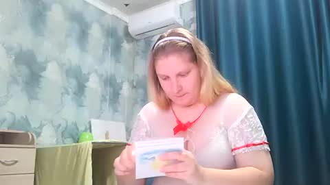 Snapshot of emmamelody944534 chatting on 09.16.25 emmamelody online show from 09.16.25
