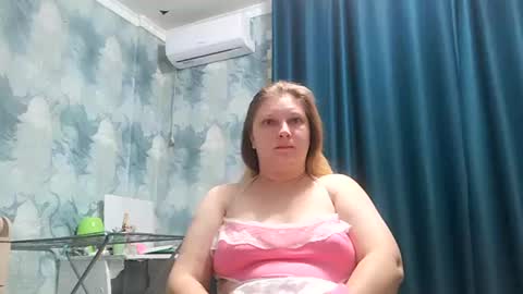 Snapshot of emmamelody944534 chatting on 09.24.25 emmamelody online show from 09.24.25