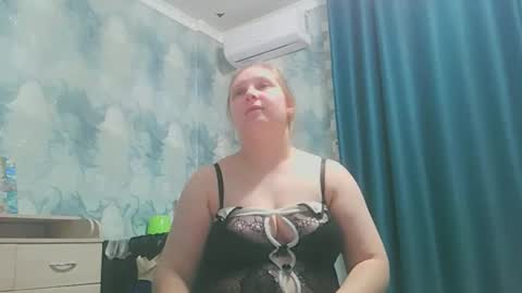 Snapshot of emmamelody944534 chatting on 09.28.25 emmamelody online show from 09.28.25
