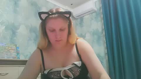 Snapshot of emmamelody944534 chatting on 09.29.25 emmamelody online show from 09.29.25