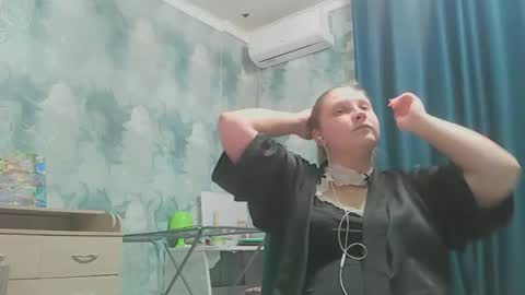 Snapshot of emmamelody944534 chatting on 10.07.25 emmamelody online show from 10.07.25