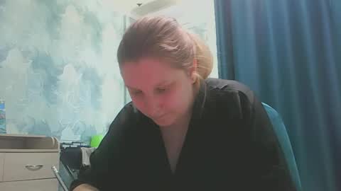 Snapshot of emmamelody944534 chatting on 10.11.25 emmamelody online show from 10.11.25