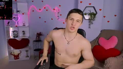 Snapshot of emmanuel_shine chatting on 06.11.26 Emmi online show from 06.11.26