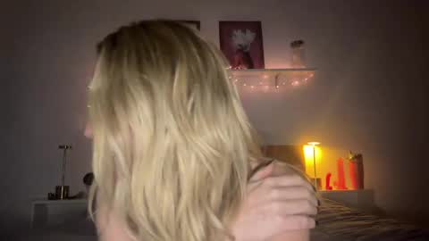 emmaonlyx1 online show from 05.18.26