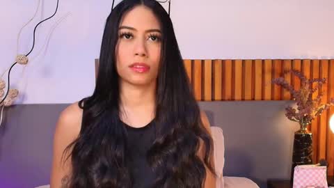 Emma Saint online show from 09.27.25
