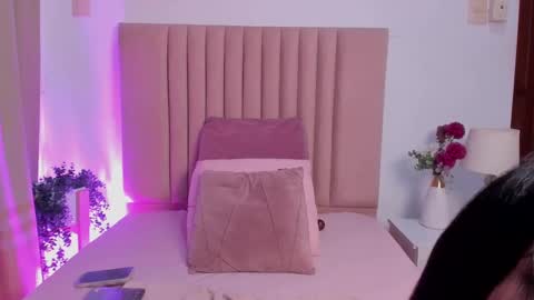 Emma Saint online show from 09.30.25