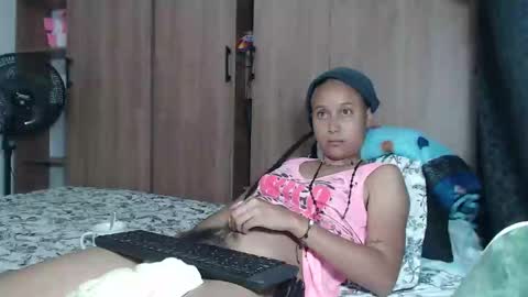 Snapshot of emmasweet95 chatting on 01.14.25 emmasweet95 online show from 01.14.25