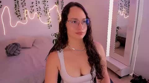 Emma Torres online show from 10.09.25