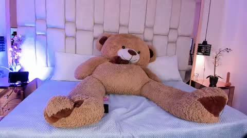 emmawardwell online show from 04.06.26