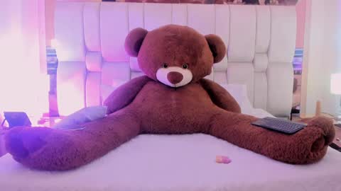 emmawardwell online show from 04.13.26