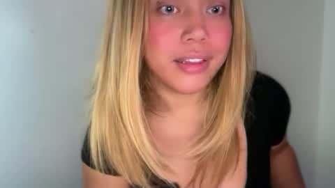 Snapshot of emmawatsoons chatting on 02.04.26 YourDreamGirl Emma online show from 02.04.26