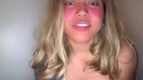 Snapshot of emmawatsoons chatting on 02.27.26 YourDreamGirl Emma online show from 02.27.26