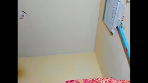 Snapshot of emmawuilian chatting on 01.12.25 hi im emmalina welcome to your happy place online show from 01.12.25