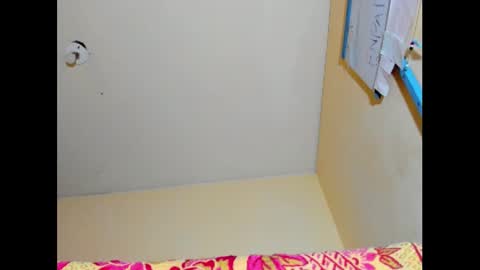 Snapshot of emmawuilian chatting on 01.29.25 hi im emmalina welcome to your happy place online show from 01.29.25