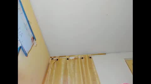 Snapshot of emmawuilian chatting on 03.03.25 hi im emmalina welcome to your happy place online show from 03.03.25