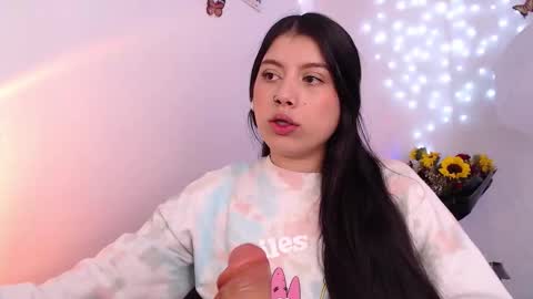 Snapshot of emmi_0 chatting on 09.28.25 Emily Independent model online show from 09.28.25