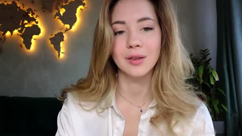 Miss Emmi online show from 03.22.26