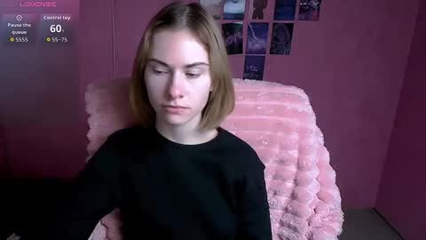 Snapshot of emmi_rossum chatting on 01.19.26 Emmi online show from 01.19.26