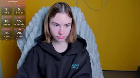 Snapshot of emmi_rossum chatting on 02.04.26 Emmi online show from 02.04.26