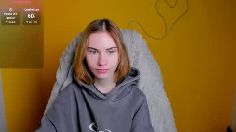 Snapshot of emmi_rossum chatting on 02.09.26 Emmi online show from 02.09.26