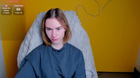 Snapshot of emmi_rossum chatting on 02.10.26 Emmi online show from 02.10.26