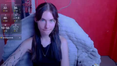 Snapshot of emmi_rossum chatting on 06.25.26 Emmi online show from 06.25.26