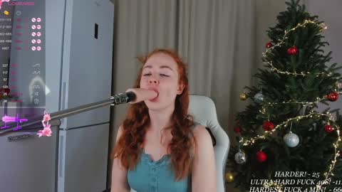 Snapshot of emmicanfly chatting on 01.11.25 Emmi online show from 01.11.25