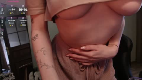 Snapshot of emmiclo chatting on 01.24.25 Emily online show from 01.24.25