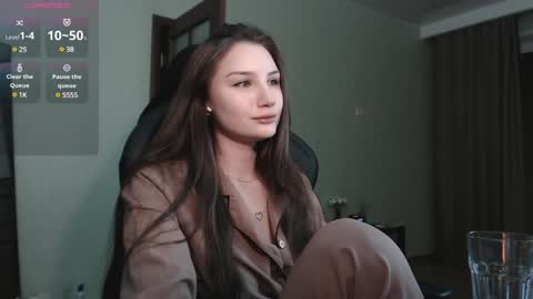 Snapshot of emmiclo chatting on 02.04.25 Emily online show from 02.04.25