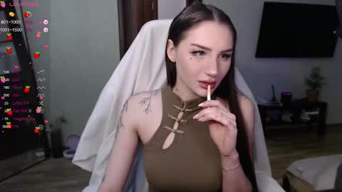 Snapshot of emmiclo chatting on 11.22.25 Emily online show from 11.22.25