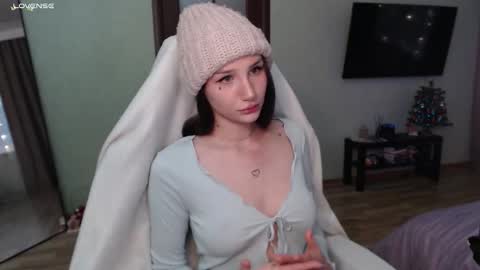 Snapshot of emmiclo chatting on 12.15.25 Emily online show from 12.15.25