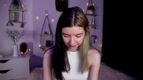 emmie_everly online show from 10.21.25