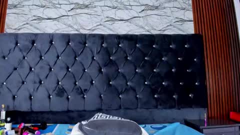 Emely online show from 12.17.24