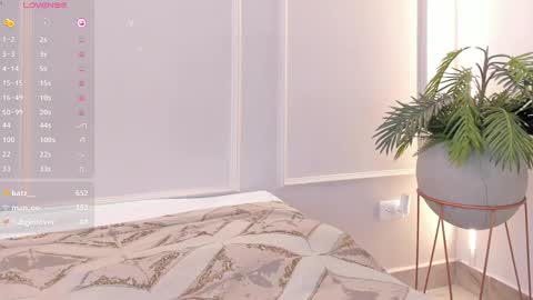 Emmiily online show from 12.12.24