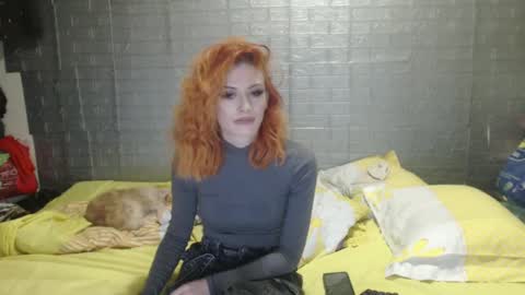 Snapshot of emmily000 chatting on 01.01.25 Emmily000 online show from 01.01.25