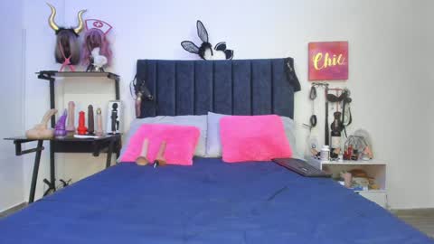 Snapshot of emmily_giraldo chatting on 01.09.25 online show from 01.09.25