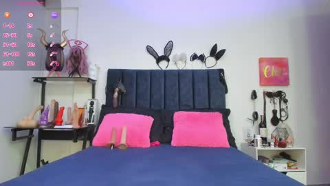 Snapshot of emmily_giraldo chatting on 02.26.25 online show from 02.26.25
