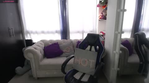 Snapshot of emmilychevalier chatting on 01.06.25 Emmily online show from 01.06.25