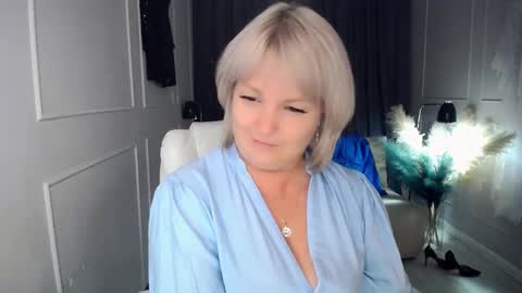 Snapshot of emmmam chatting on 10.03.25 emmmam online show from 10.03.25